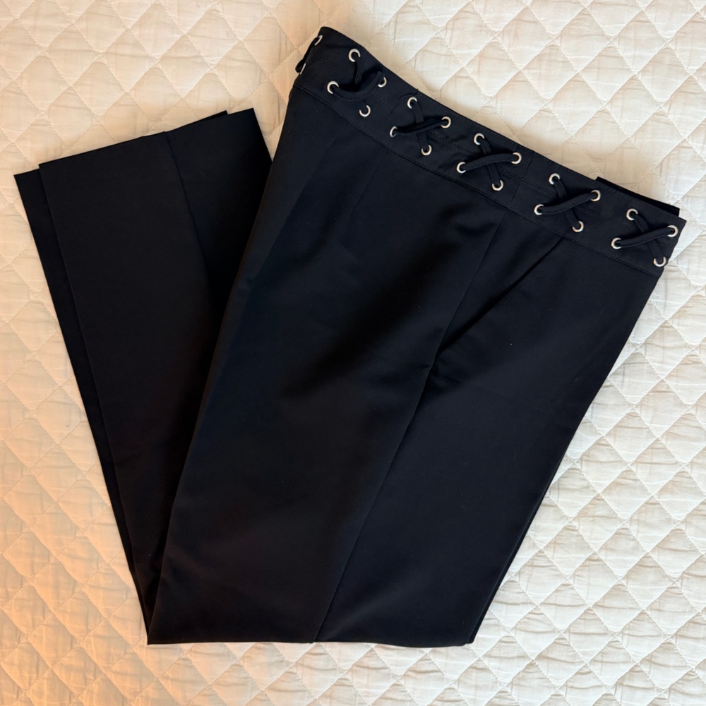 Elegant Black Women's Trousers - Picture 4 of 5